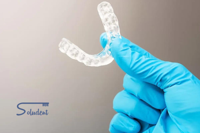 Limpiar una férula dental