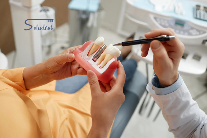 cuidados para un implante dental soludent